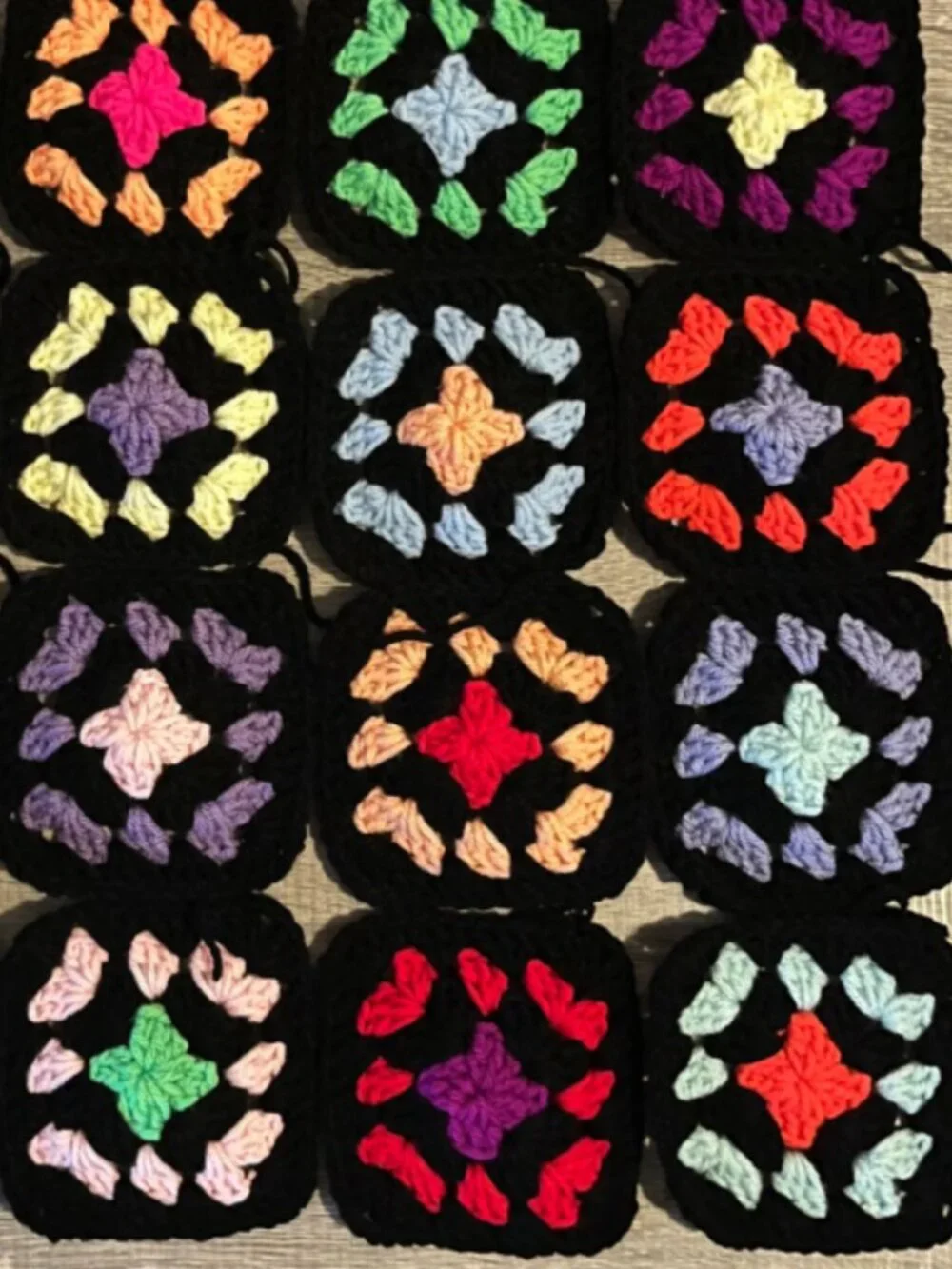 Lot of 20 4.5” Neon 7 Black Crochet TRADITIONAL GRANNY SQUARES Afghan Blanket